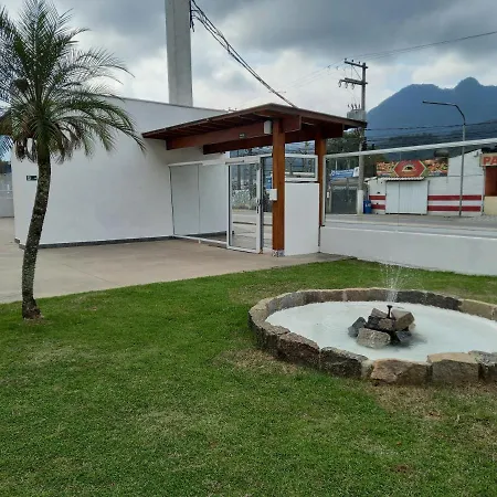 Apartamento com piscina em Ubatuba-SP-3